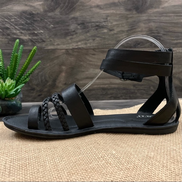 SOLD ⛔️ NEW Born Feon Toe Loop Gladiator Sandal Black - Picture 6 of 11